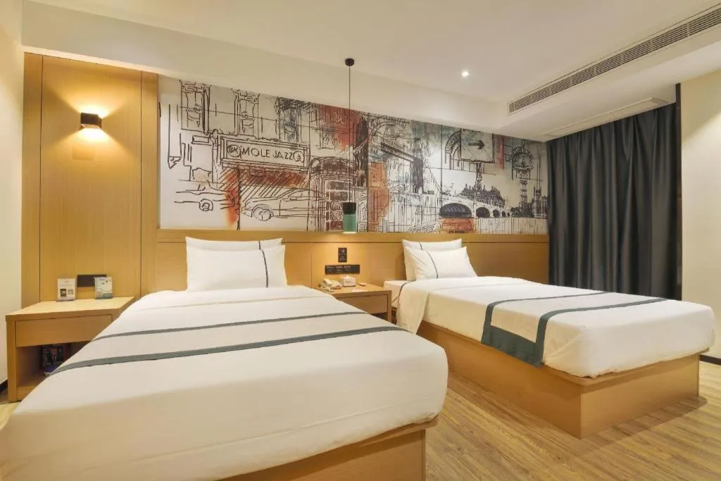 Bed in City Comfort Inn Wuhan Hankou Bei Light Rail Station