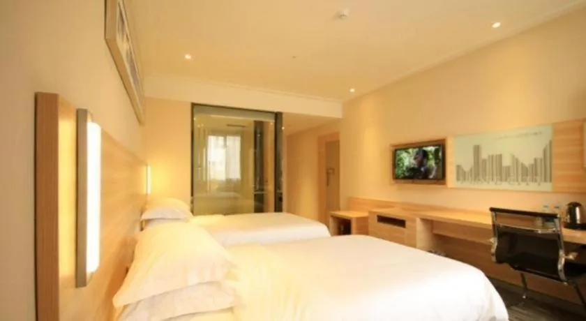 Bed in City Comfort Inn Guangzhou Zhongluotan Culture Square