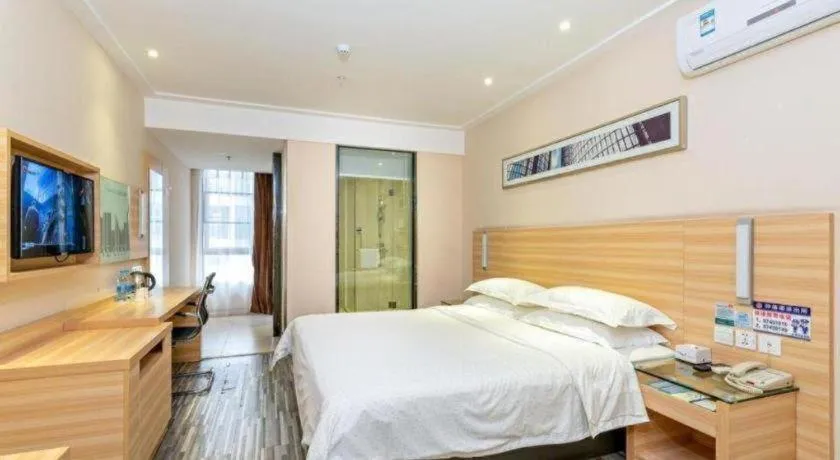 Bed in City Comfort Inn Guangzhou Zhongluotan Culture Square