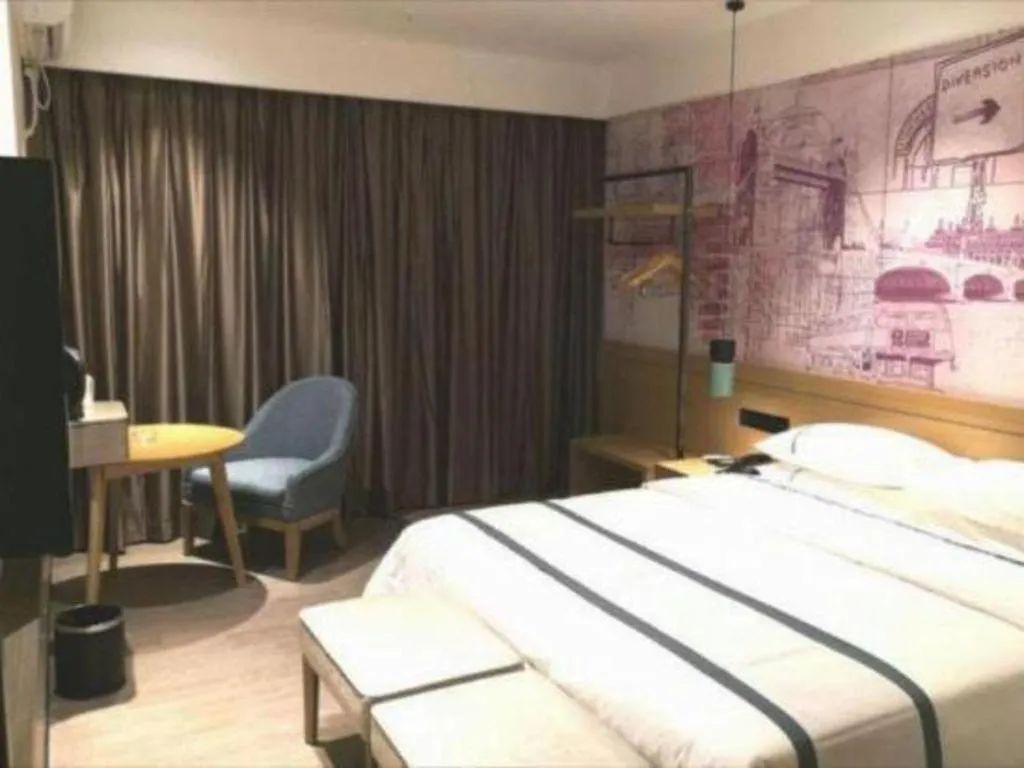 Bed in City Comfort Inn Guangzhou Shisanhang Shachong Metro Station