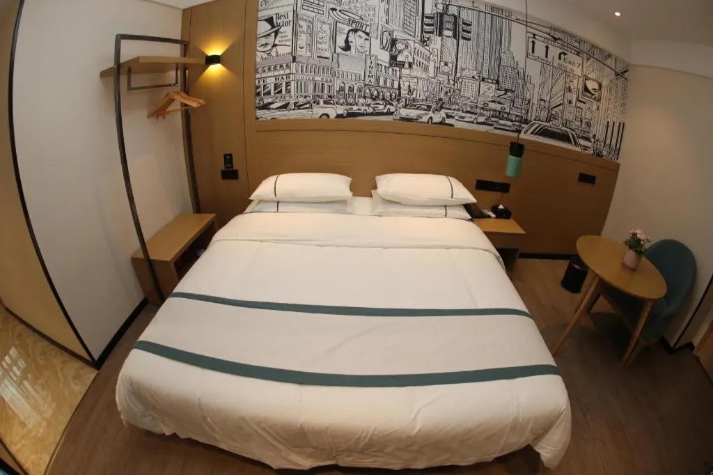 Bed in City Comfort Inn Guangzhou Shisanhang Shachong Metro Station