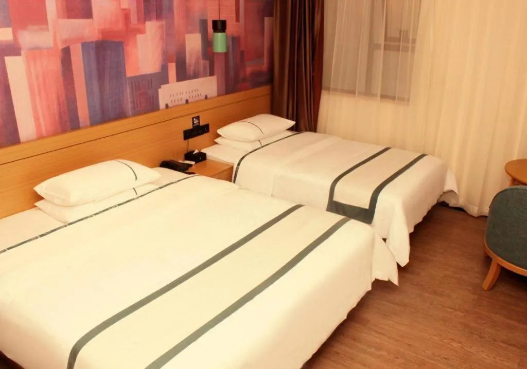 Bed in City Comfort Inn Guangzhou Shisanhang Shachong Metro Station