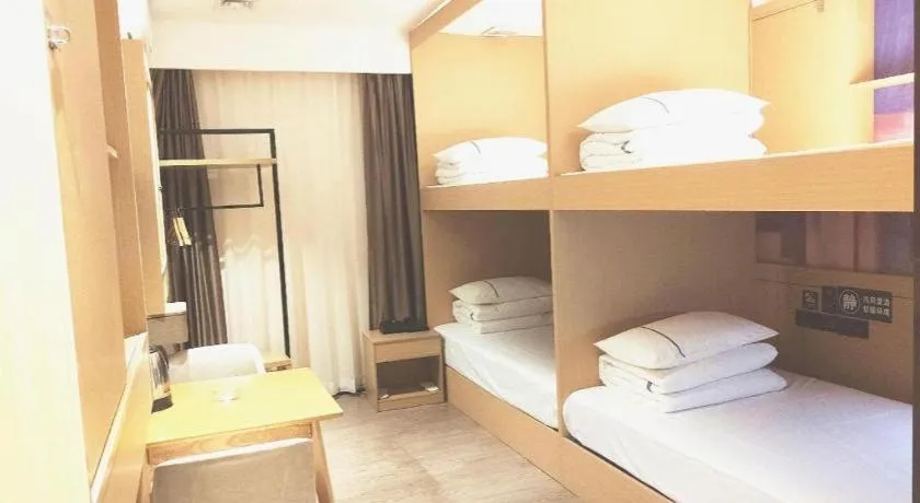 Bed in City Comfort Inn Guangzhou Shisanhang Shachong Metro Station