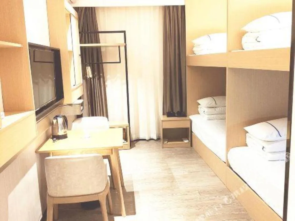 Bed in City Comfort Inn Guangzhou Shisanhang Shachong Metro Station