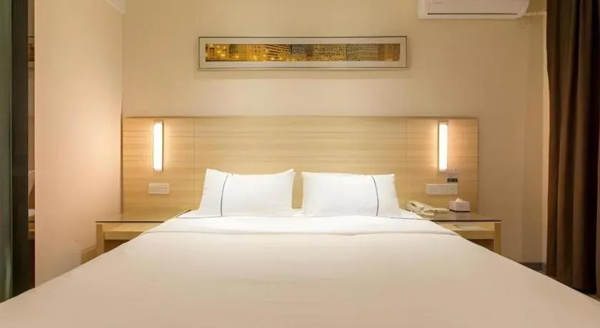 Bed in City Comfort Inn Wuhan Jiefang Avenue Xinrong Light Rail Station