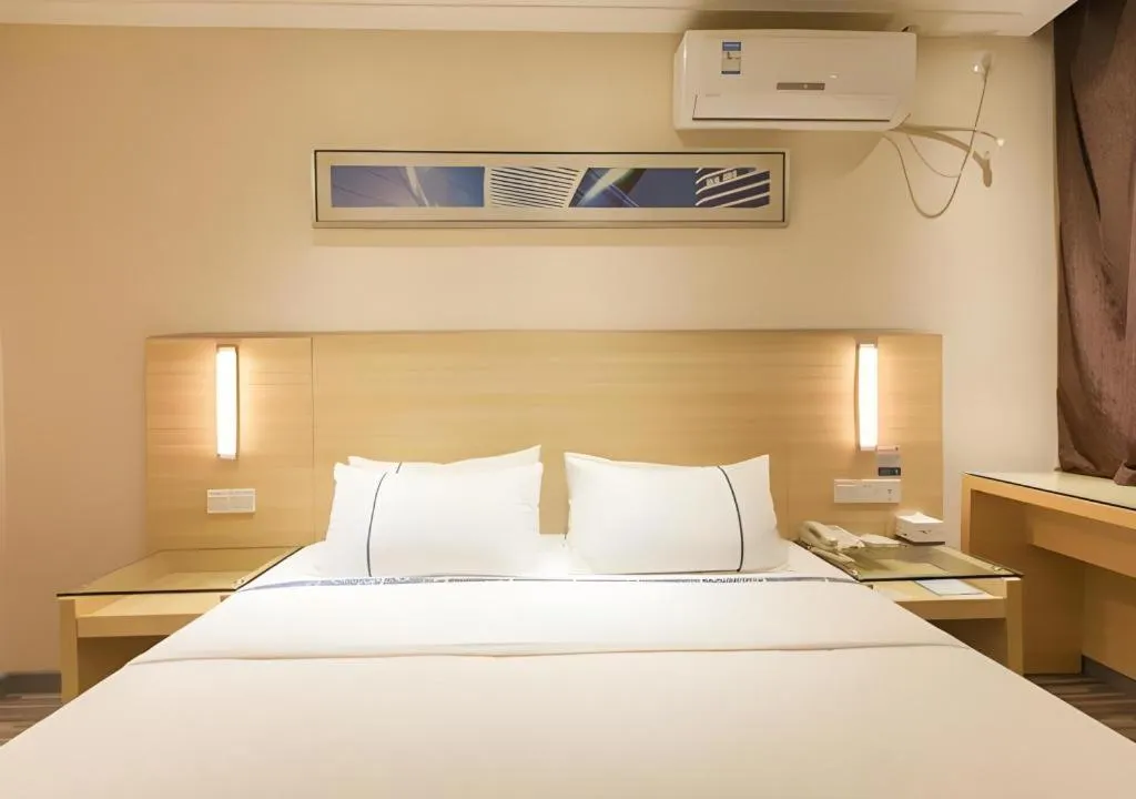 Bed in City Comfort Inn Wuhan Jiefang Avenue Xinrong Light Rail Station