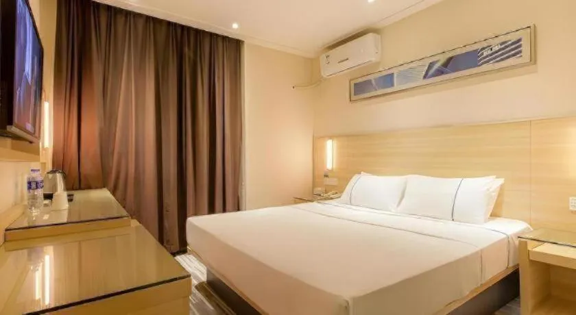 Bed in City Comfort Inn Wuhan Jiefang Avenue Xinrong Light Rail Station