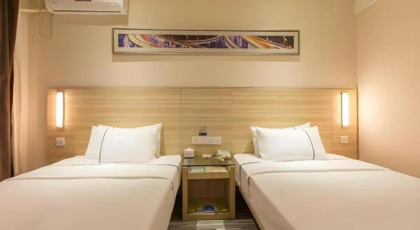 Bed in City Comfort Inn Wuhan Jiefang Avenue Xinrong Light Rail Station