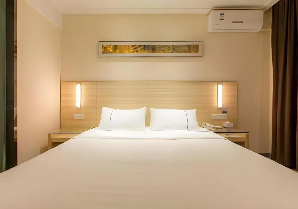Bed in City Comfort Inn Wuhan Jiefang Avenue Xinrong Light Rail Station