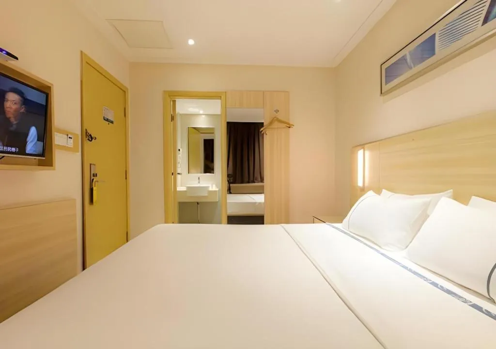 Bed in City Comfort Inn Wuhan Jiefang Avenue Xinrong Light Rail Station