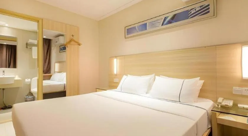Bed in City Comfort Inn Wuhan Jiefang Avenue Xinrong Light Rail Station