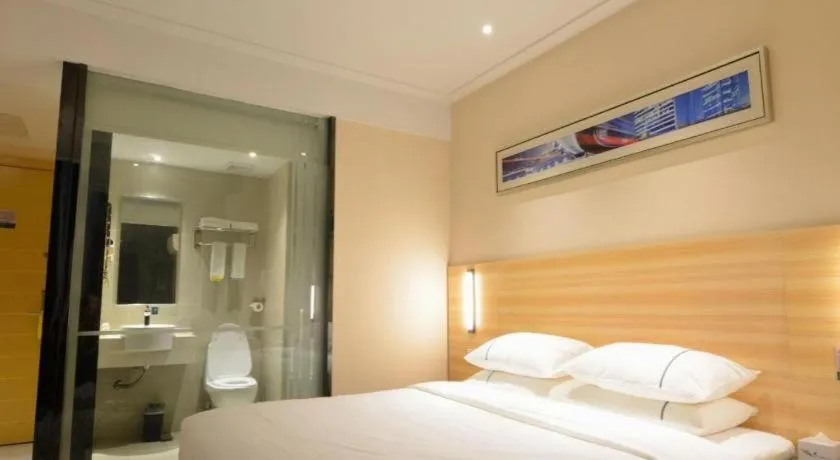 Bed in City Comfort Inn Zhengzhou Railway Station Erqi Square