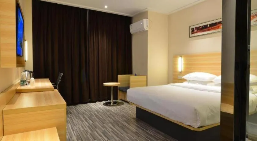 Bed in City Comfort Inn Zhengzhou Railway Station Erqi Square