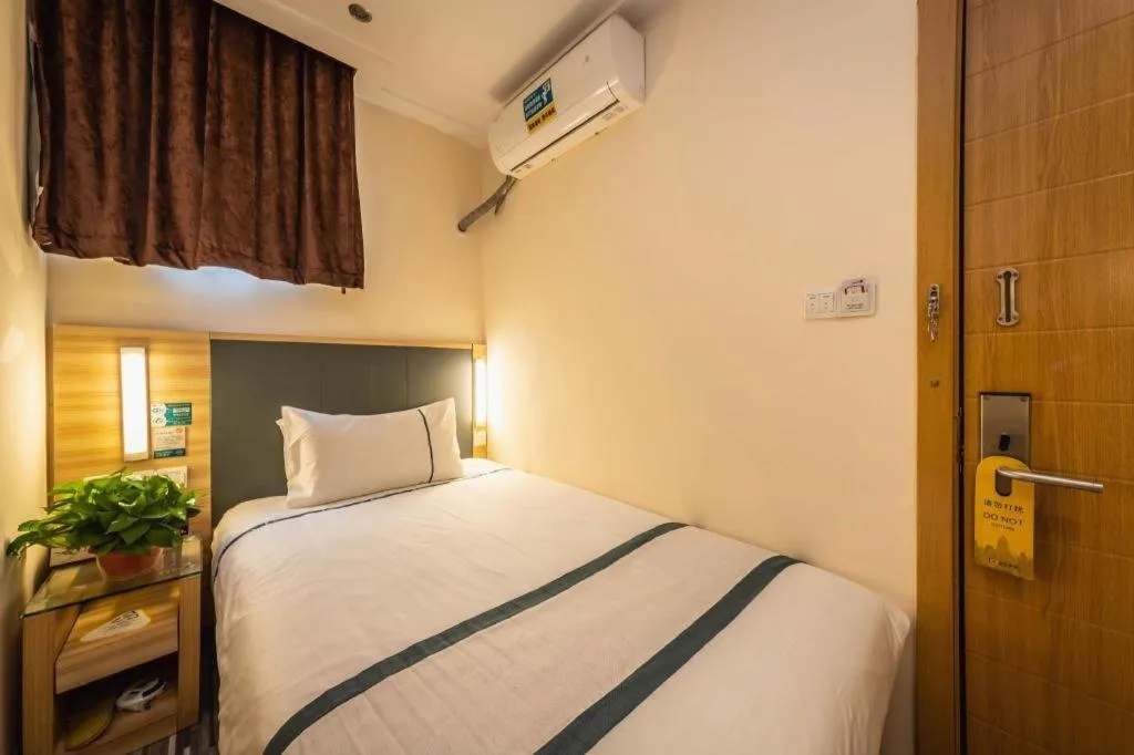 Bed in City Comfort Inn Zhengzhou Railway Station Erqi Square