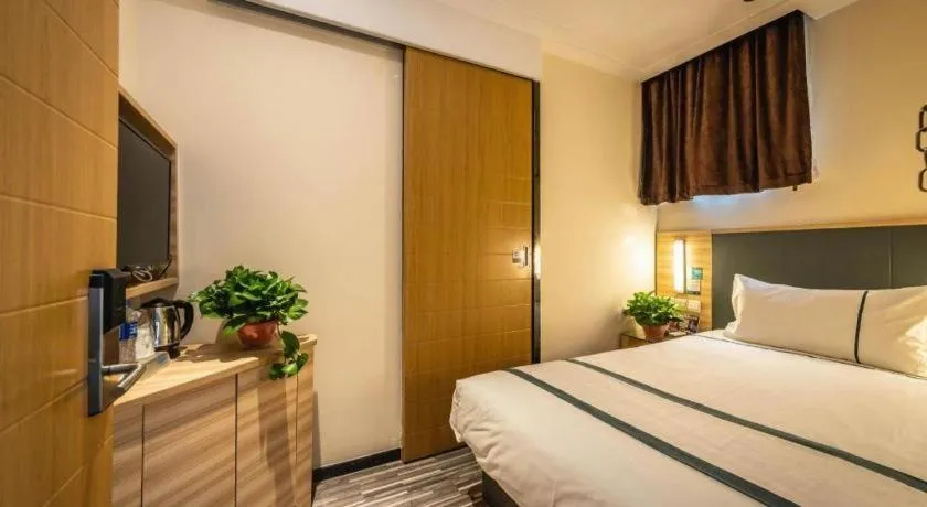 Bed in City Comfort Inn Zhengzhou Railway Station Erqi Square