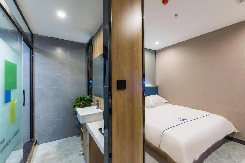 Bed in City Comfort Inn Zhengzhou Railway Station Erqi Square