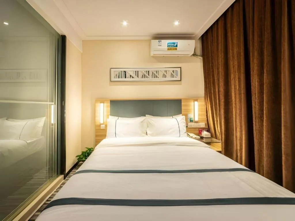 Bed in City Comfort Inn Zhengzhou Railway Station Erqi Square