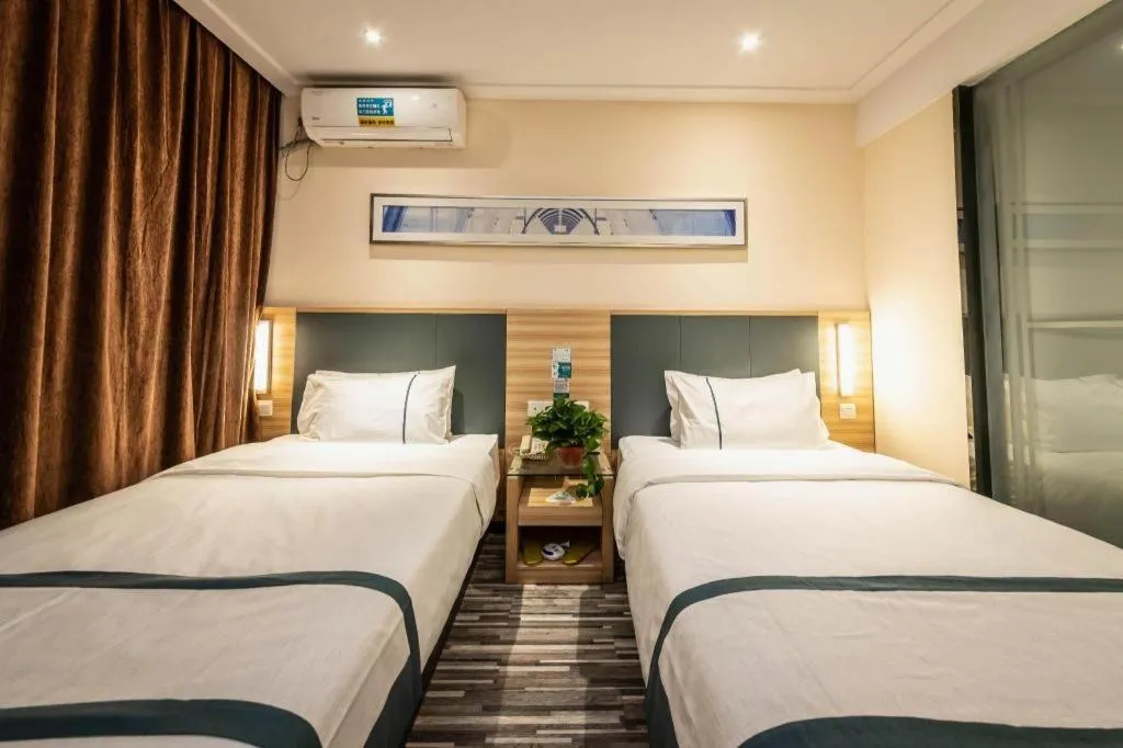 Bed in City Comfort Inn Zhengzhou Railway Station Erqi Square