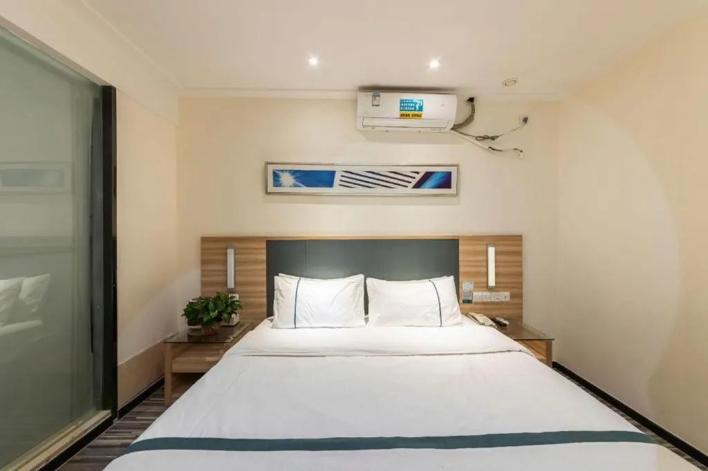 Bed in City Comfort Inn Zhengzhou Railway Station Erqi Square