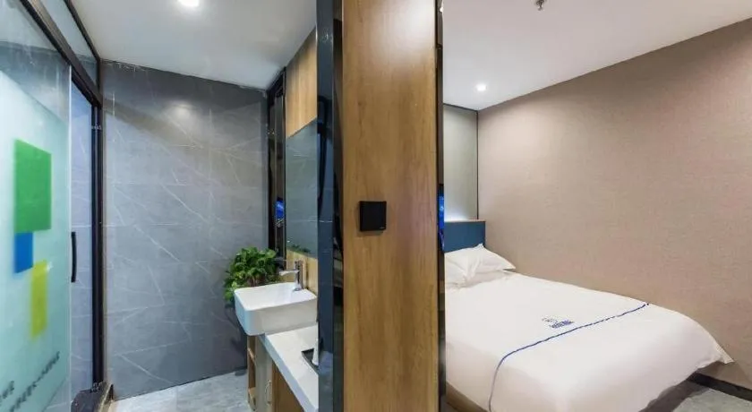 Bed in City Comfort Inn Zhengzhou Railway Station Erqi Square