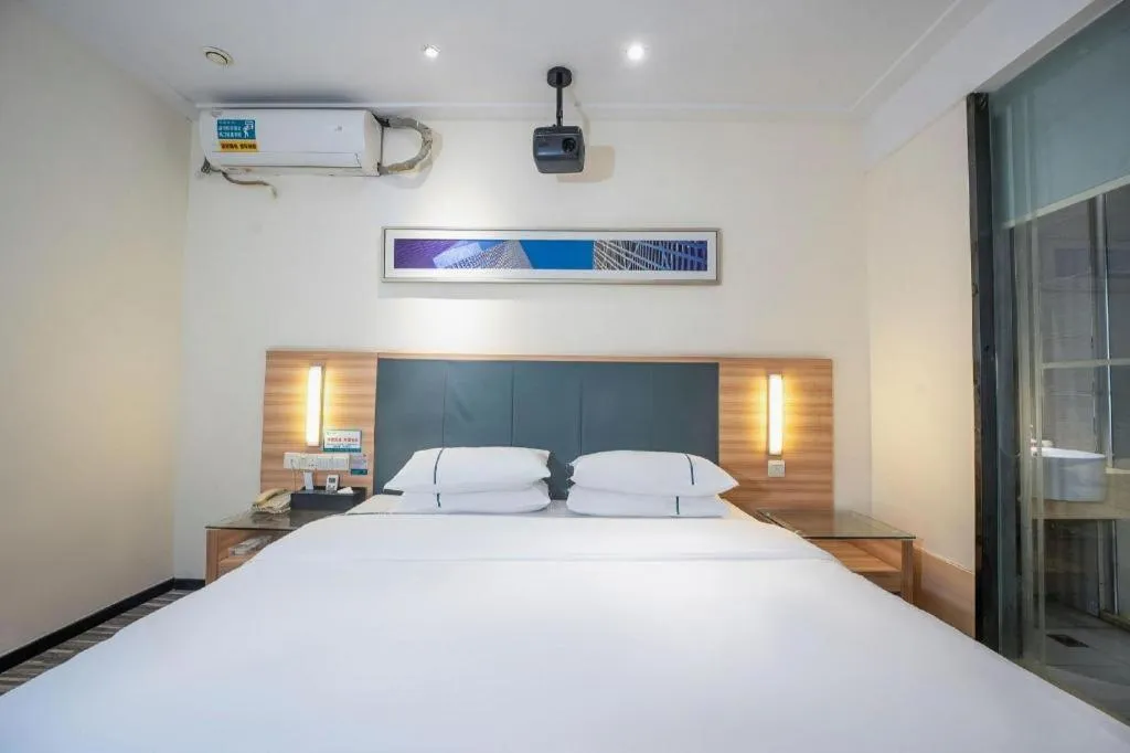 Bed in City Comfort Inn Zhengzhou Railway Station Erqi Square