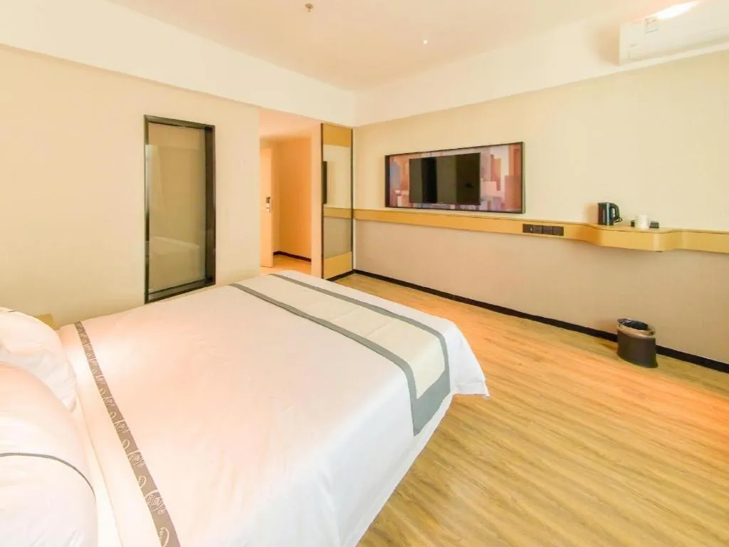 Bed in City Comfort Inn Haikou Zhongjie Road Walking Street