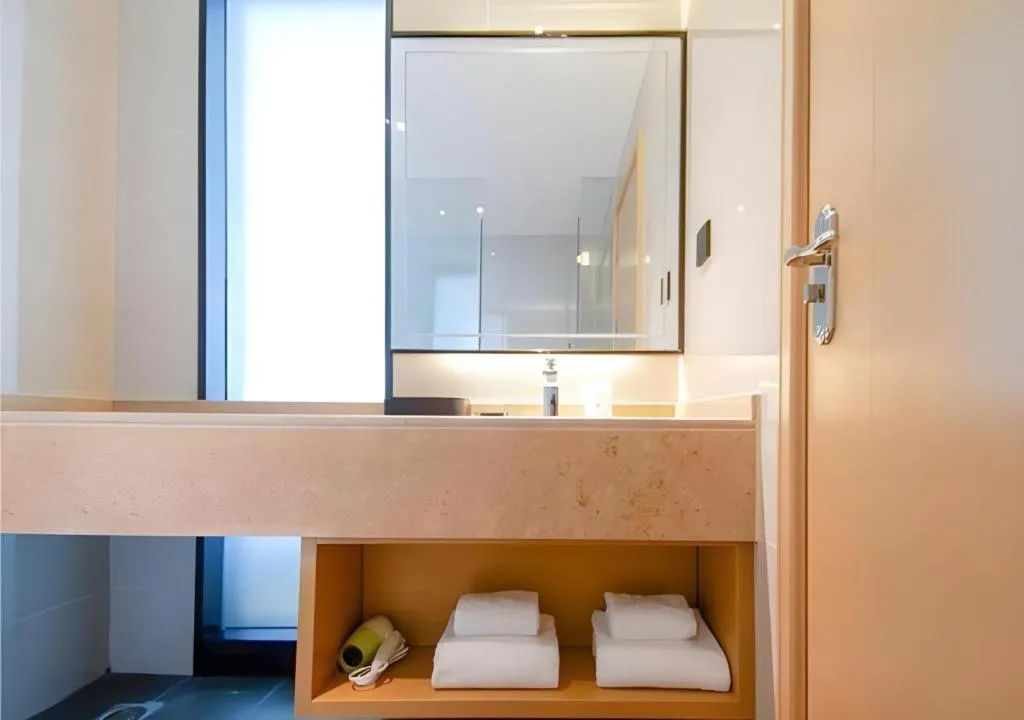 Bed in City Comfort Inn Haikou Zhongjie Road Walking Street