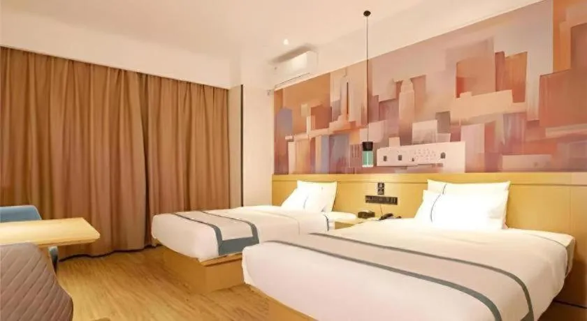 Bed in City Comfort Inn Haikou Zhongjie Road Walking Street
