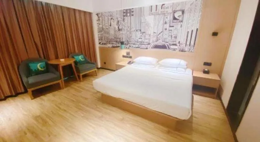 Bed in City Comfort Inn Haikou Zhongjie Road Walking Street