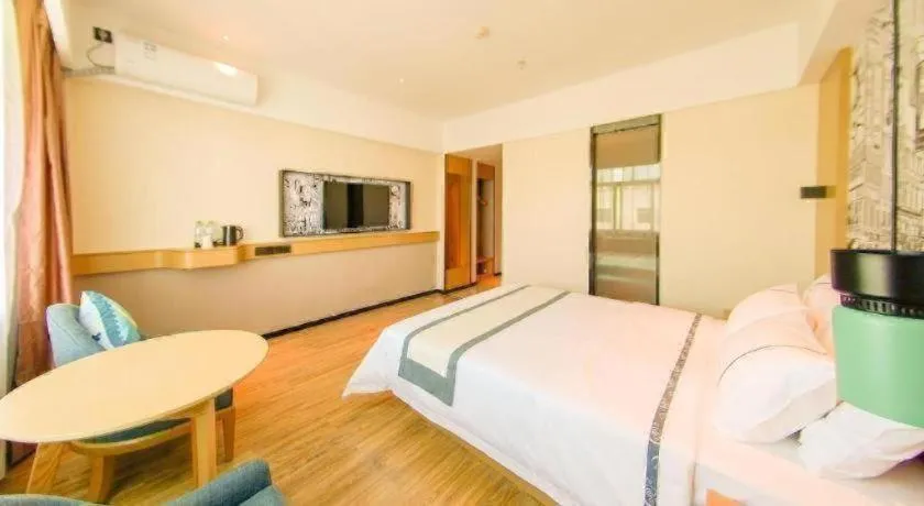 Bed in City Comfort Inn Haikou Zhongjie Road Walking Street