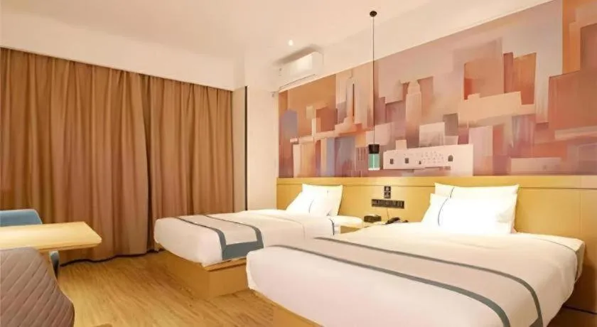 Bed in City Comfort Inn Haikou Zhongjie Road Walking Street