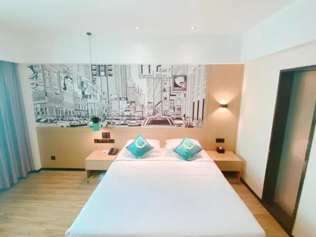 Bed in City Comfort Inn Haikou Zhongjie Road Walking Street