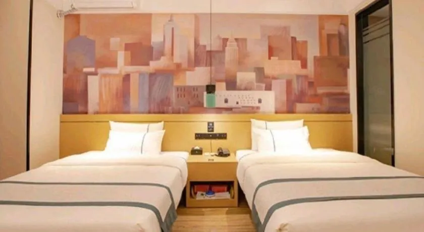 Bed in City Comfort Inn Haikou Zhongjie Road Walking Street