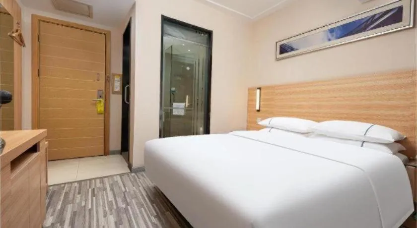 Bed in City Comfort Inn Wuhan Huanghe Tower Shouyi Metro Station