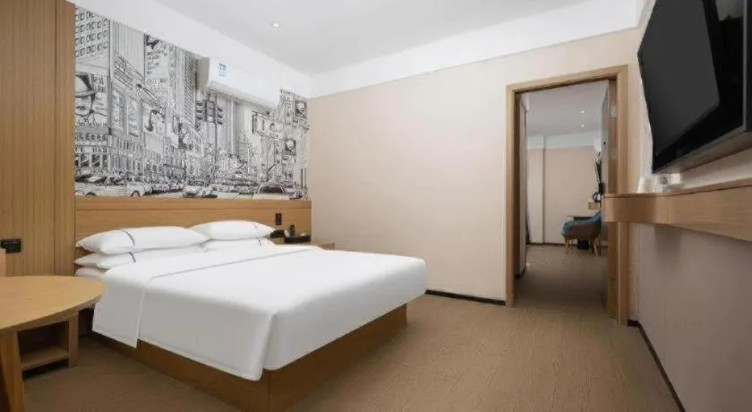 Bed in City Comfort Inn Wuhan Huanghe Tower Shouyi Metro Station