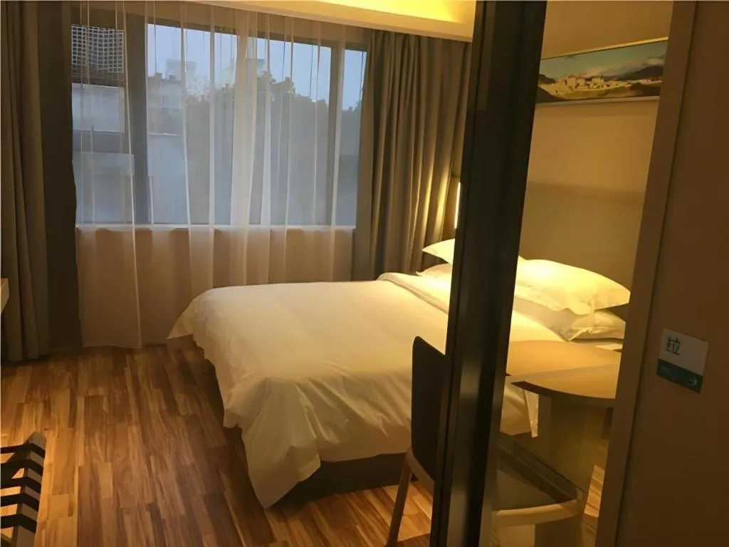 Bed in City Comfort Inn Wuhan Central China Normal University Dahuquan Metro Station