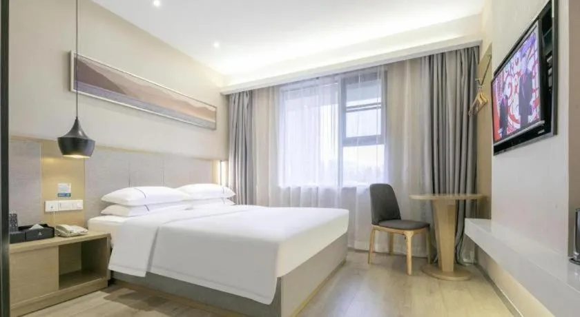 Bed in City Comfort Inn Wuhan Central China Normal University Dahuquan Metro Station