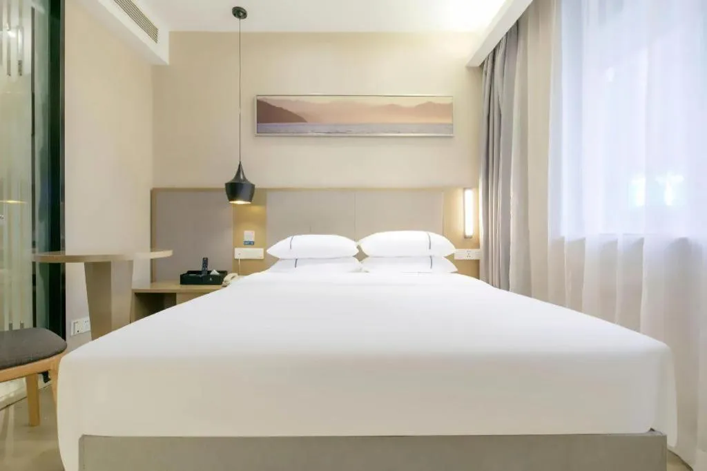 Bed in City Comfort Inn Wuhan Central China Normal University Dahuquan Metro Station