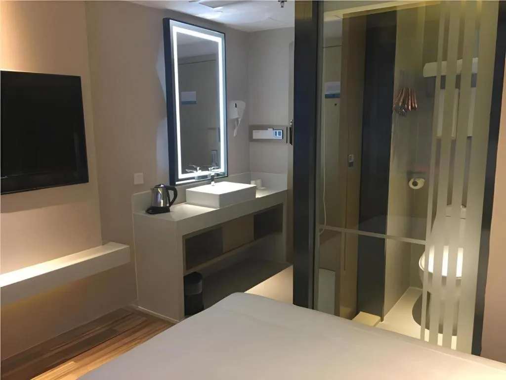 City Comfort Inn Wuhan Central China Normal University Dahuquan Metro Station