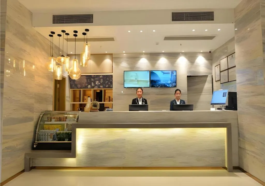 City Comfort Inn Wuhan Optics Valley OuYada Yangjiawan Metro Station