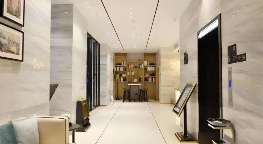 City Comfort Inn Wuhan Optics Valley OuYada Yangjiawan Metro Station