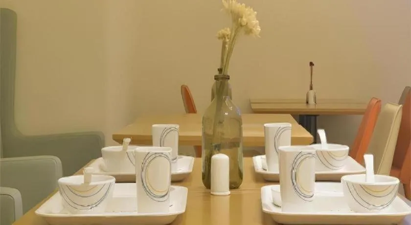 City Comfort Inn Wuhan Optics Valley OuYada Yangjiawan Metro Station