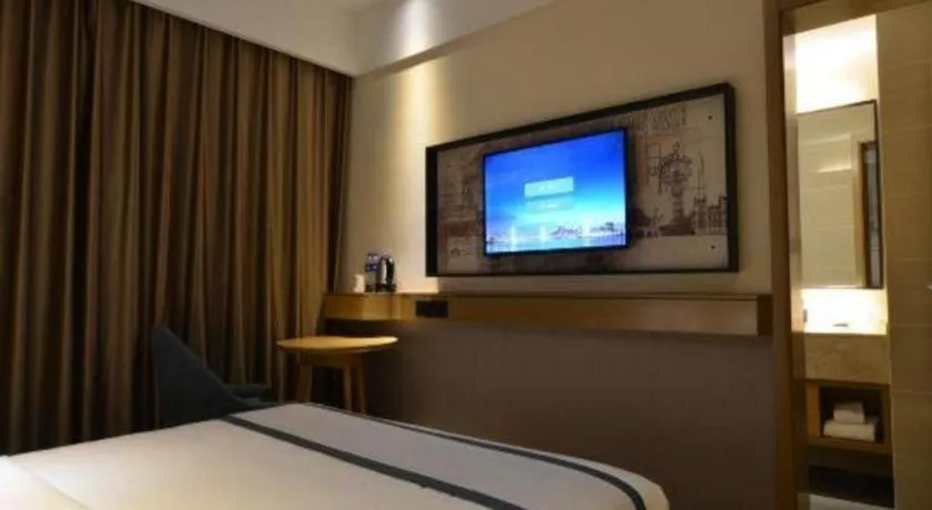 Bed in City Comfort Inn Wuhan Optics Valley OuYada Yangjiawan Metro Station