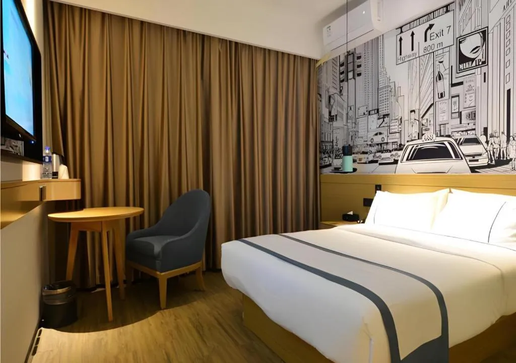 Bed in City Comfort Inn Wuhan Optics Valley OuYada Yangjiawan Metro Station