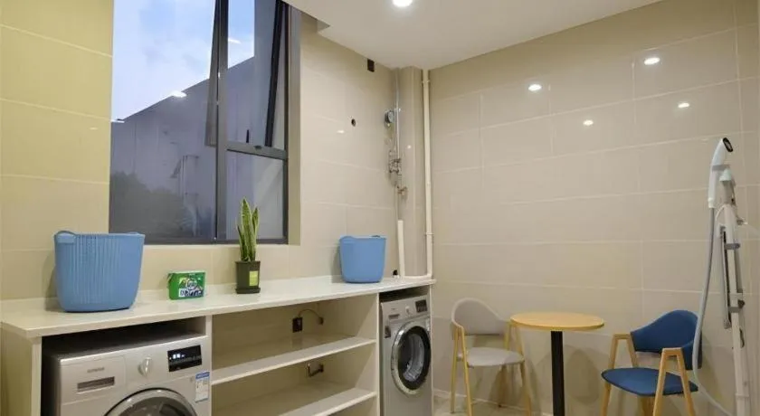 City Comfort Inn Wuhan Optics Valley OuYada Yangjiawan Metro Station