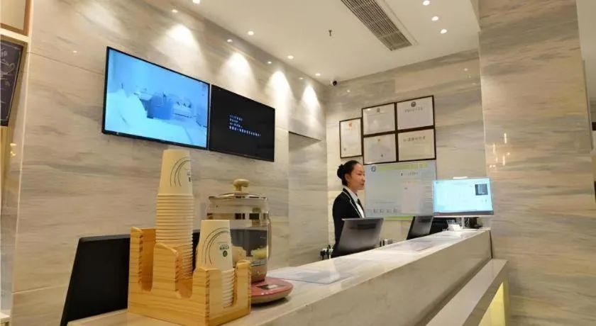 City Comfort Inn Wuhan Optics Valley OuYada Yangjiawan Metro Station