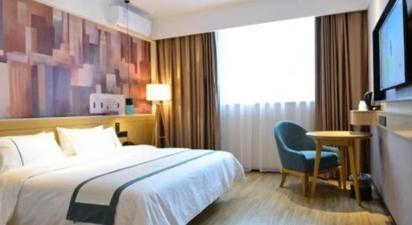 Bed in City Comfort Inn Wuhan Optics Valley OuYada Yangjiawan Metro Station