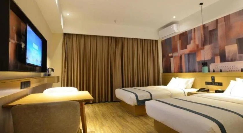 Bed in City Comfort Inn Wuhan Optics Valley OuYada Yangjiawan Metro Station