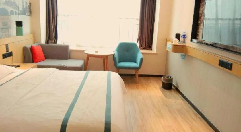 Bed in City Comfort Inn Chengdu Wenjiang University Town Fengxi River Metro Station