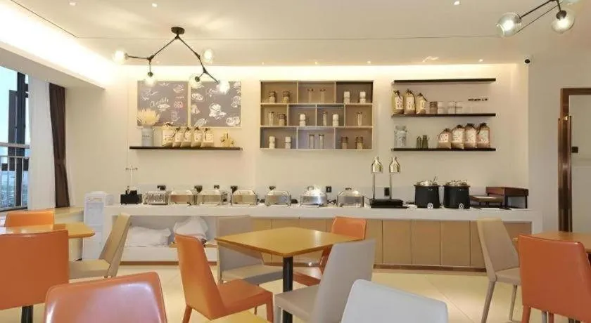 City Comfort Inn Chengdu Wenjiang University Town Fengxi River Metro Station